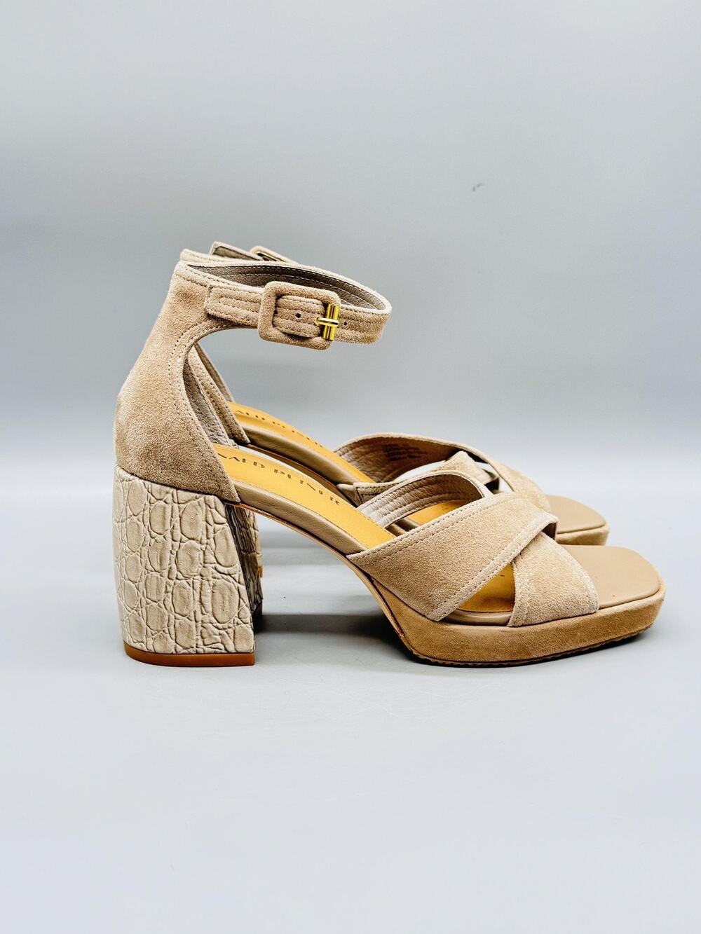Donald Pliner Sandals Womens 7 Beige Suede Block Heel Ankle Buckle Strap Shoes